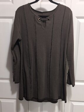 Relaxed Long-Sleeve Tunic in Brown